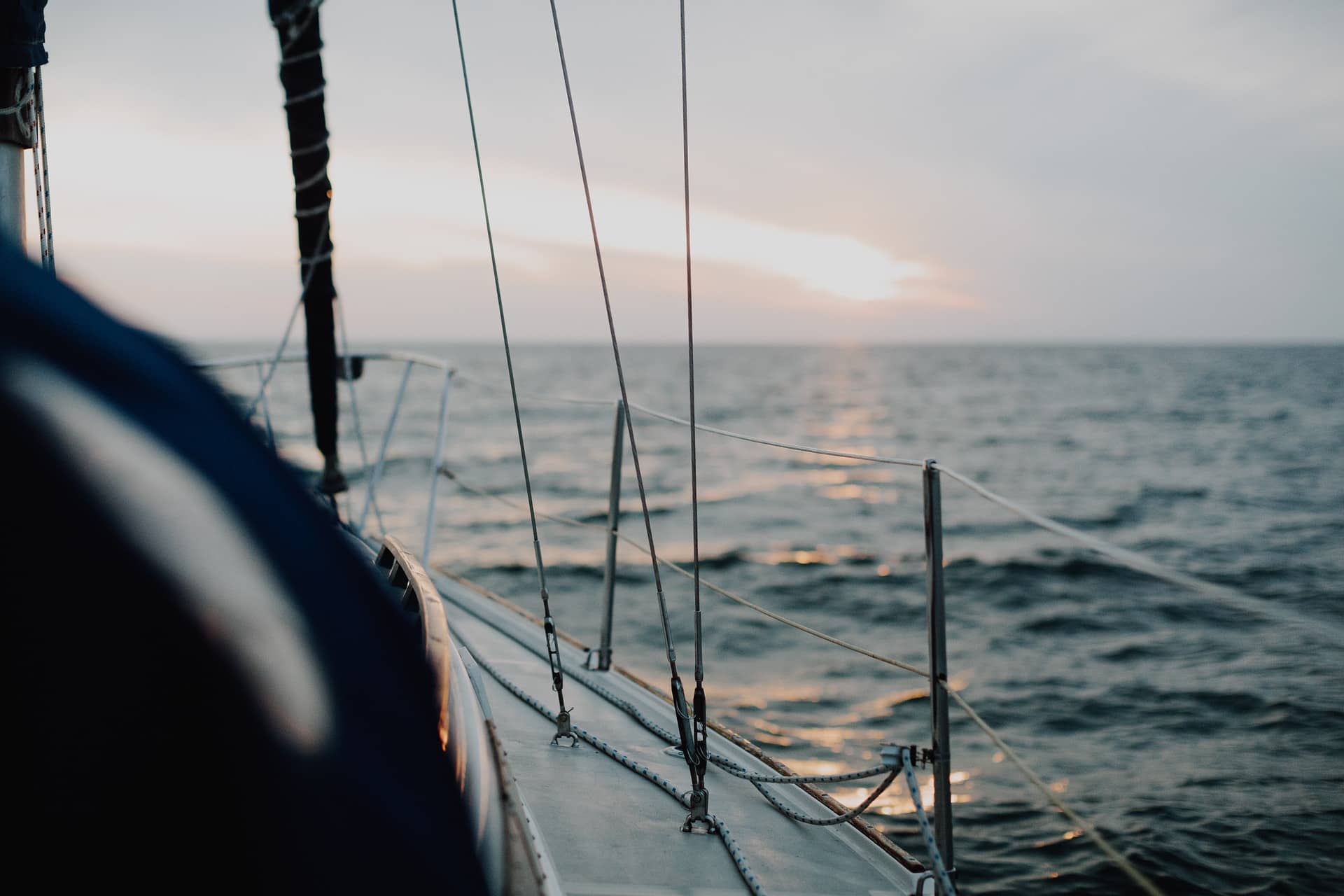 sailing_ikies